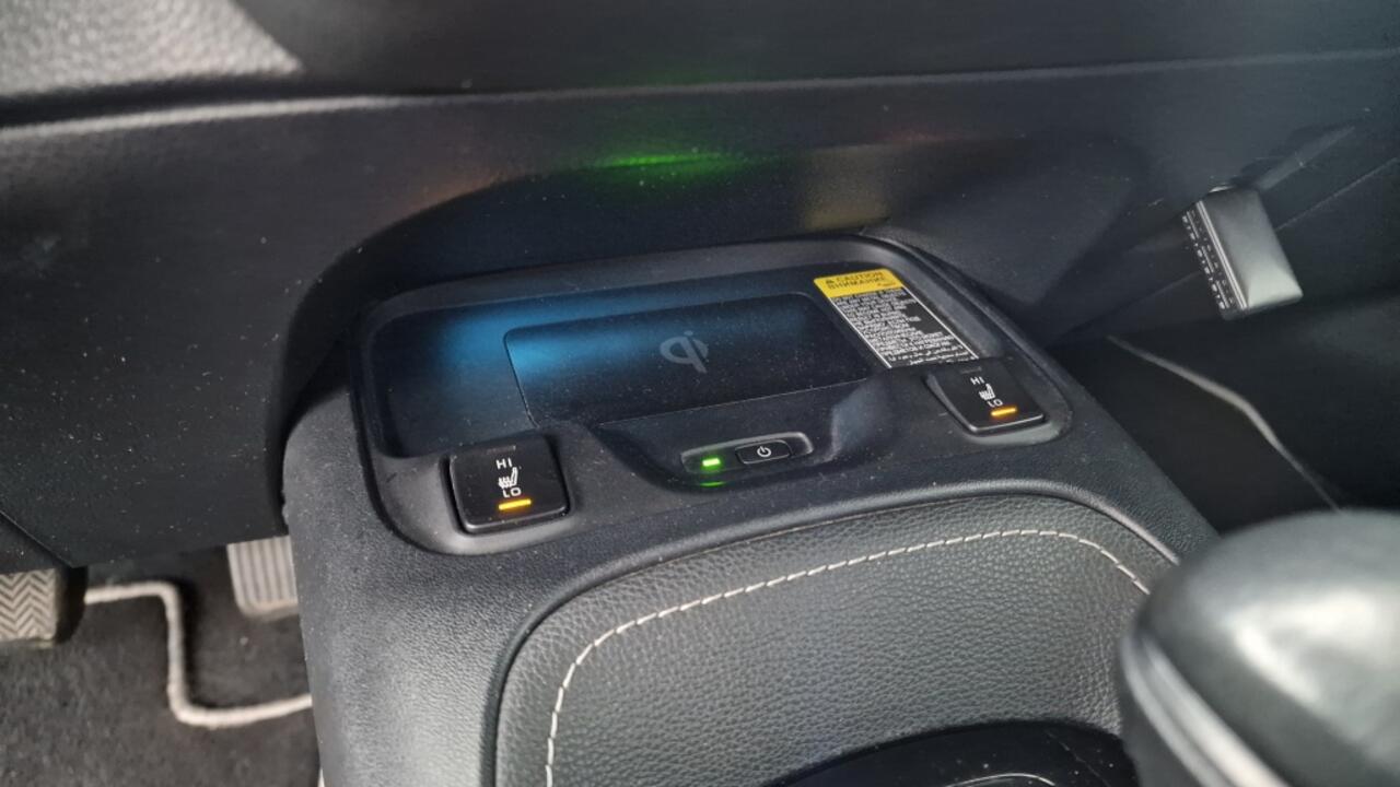 Toyota COROLLA 2.0 Hybrid Bi-Tone Dynamic, 184 PK, Stoelverwarming,