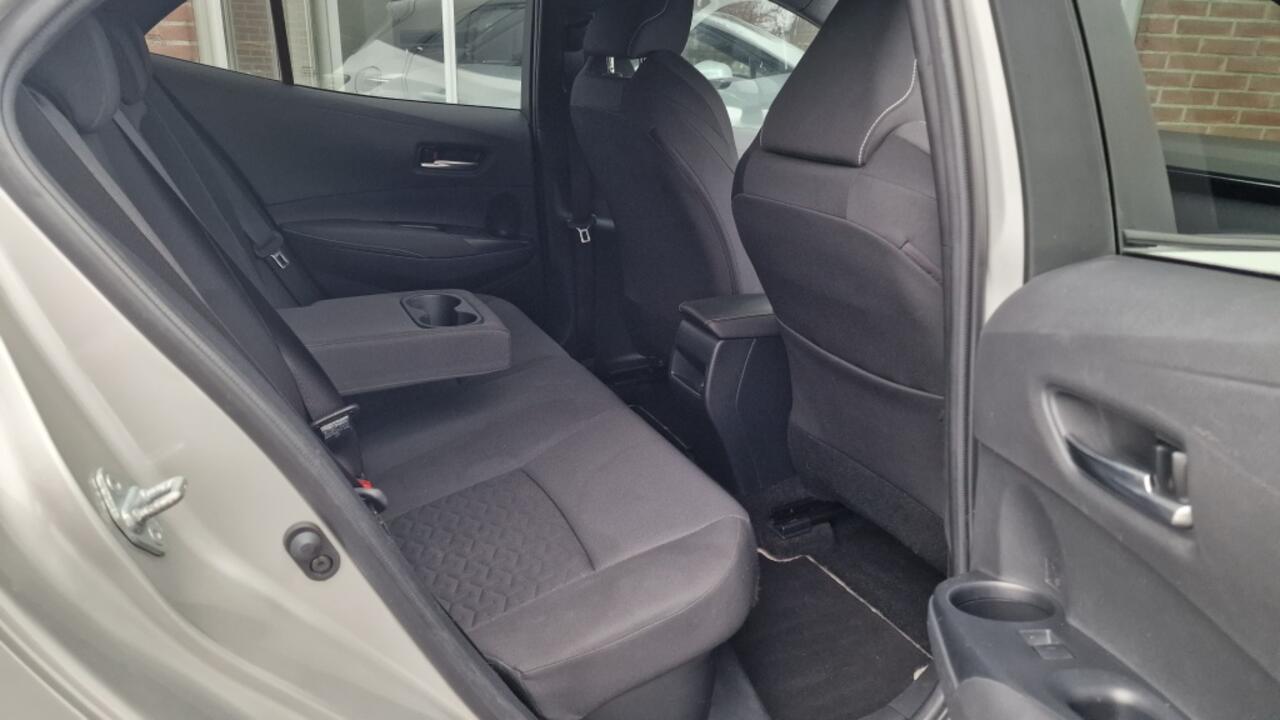 Toyota COROLLA 2.0 Hybrid Bi-Tone Dynamic, 184 PK, Stoelverwarming,