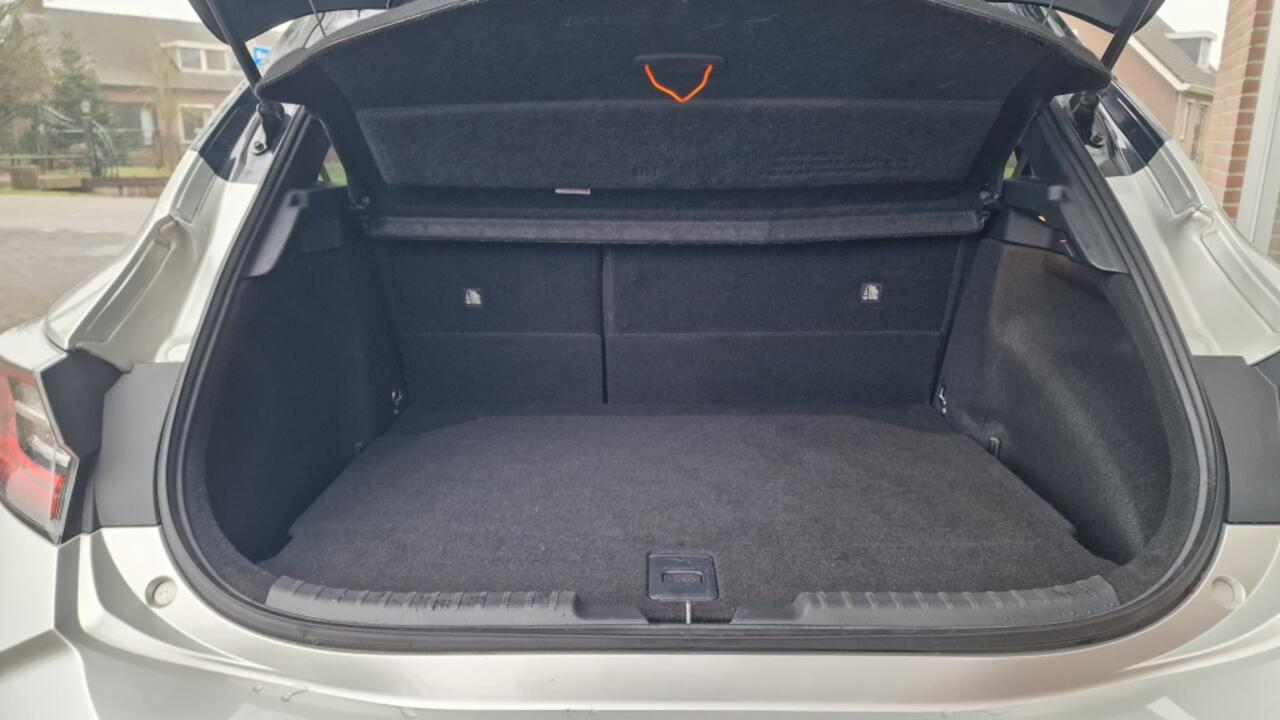 Toyota COROLLA 2.0 Hybrid Bi-Tone Dynamic, 184 PK, Stoelverwarming,