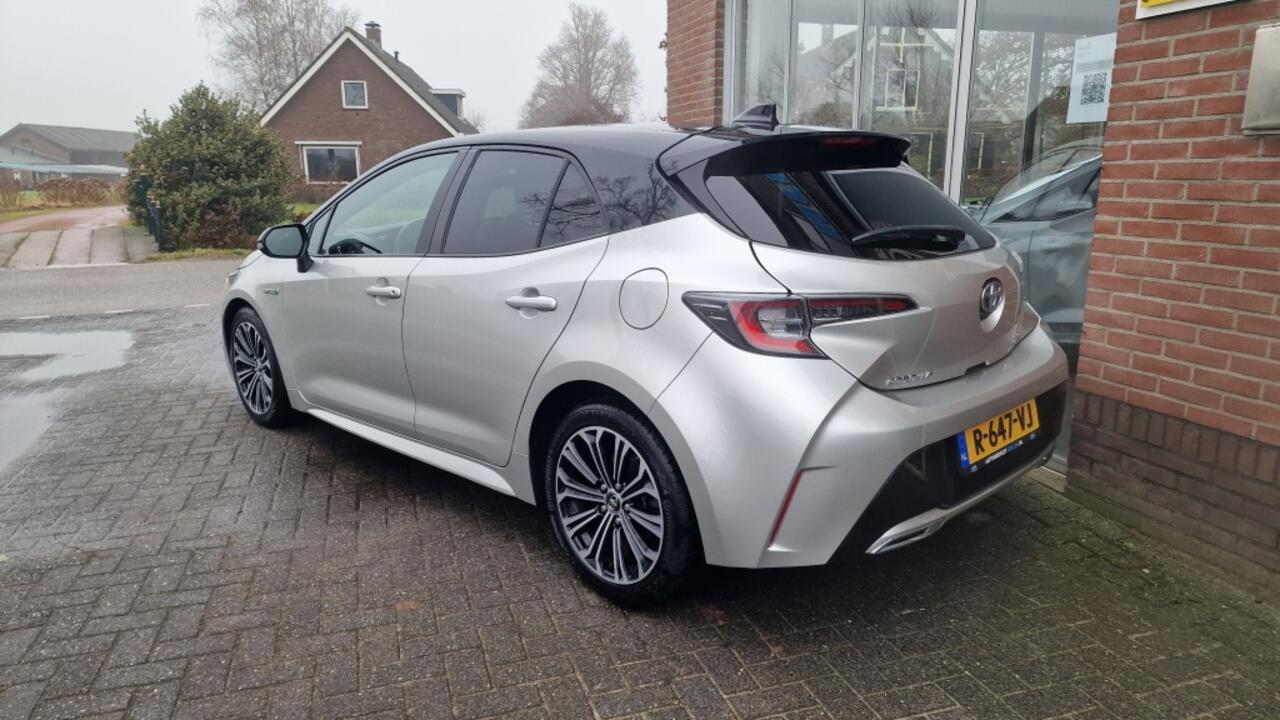 Toyota COROLLA 2.0 Hybrid Bi-Tone Dynamic, 184 PK, Stoelverwarming,