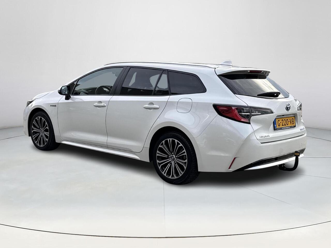 Toyota COROLLA Touring Sports 1.8 Hybrid Dynamic **TREKHAAK/ APPLE CARPLAY & ANDROID AUTO/ STOELVERWARMING/ LENDENSTEUN**