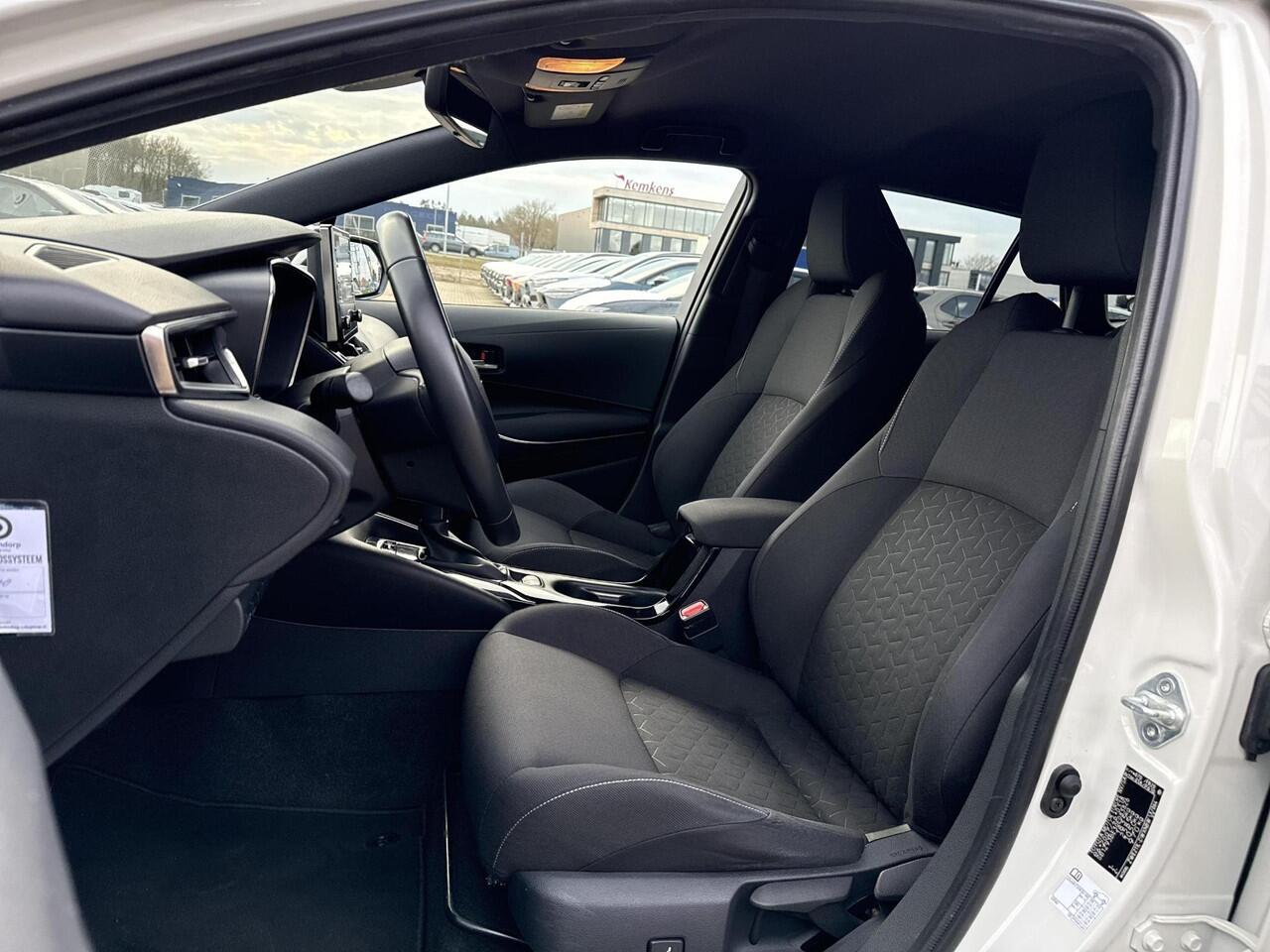 Toyota COROLLA Touring Sports 1.8 Hybrid Dynamic **TREKHAAK/ APPLE CARPLAY & ANDROID AUTO/ STOELVERWARMING/ LENDENSTEUN**