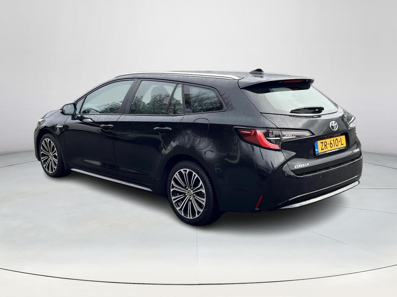 Toyota COROLLA Touring Sports 1.8 Hybrid First Edition | Navigatie | Apple CarPlay/Android auto | Achteruitrijcamera