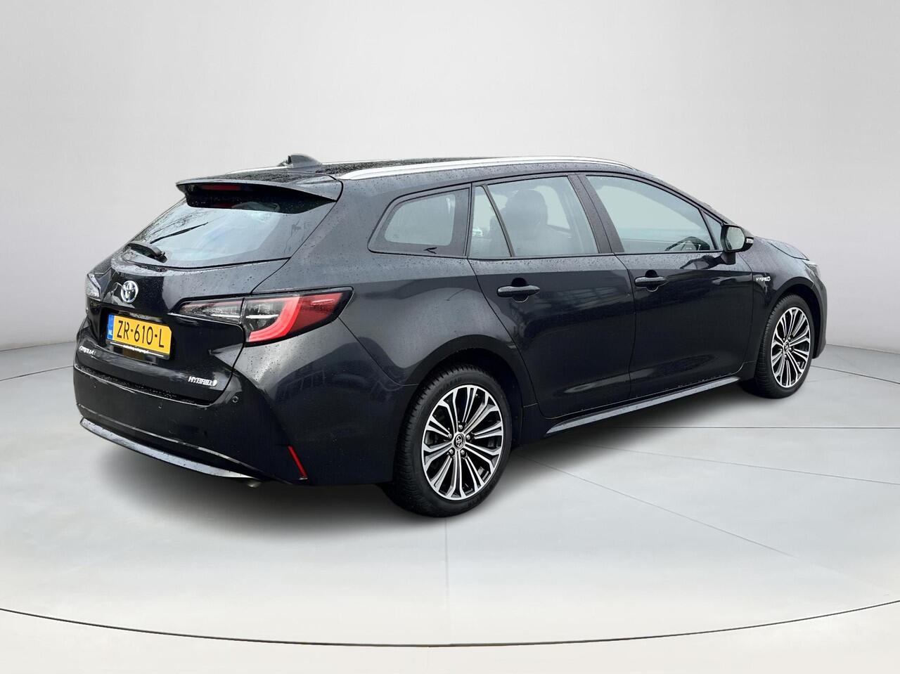Toyota COROLLA Touring Sports 1.8 Hybrid First Edition | Navigatie | Apple CarPlay/Android auto | Achteruitrijcamera