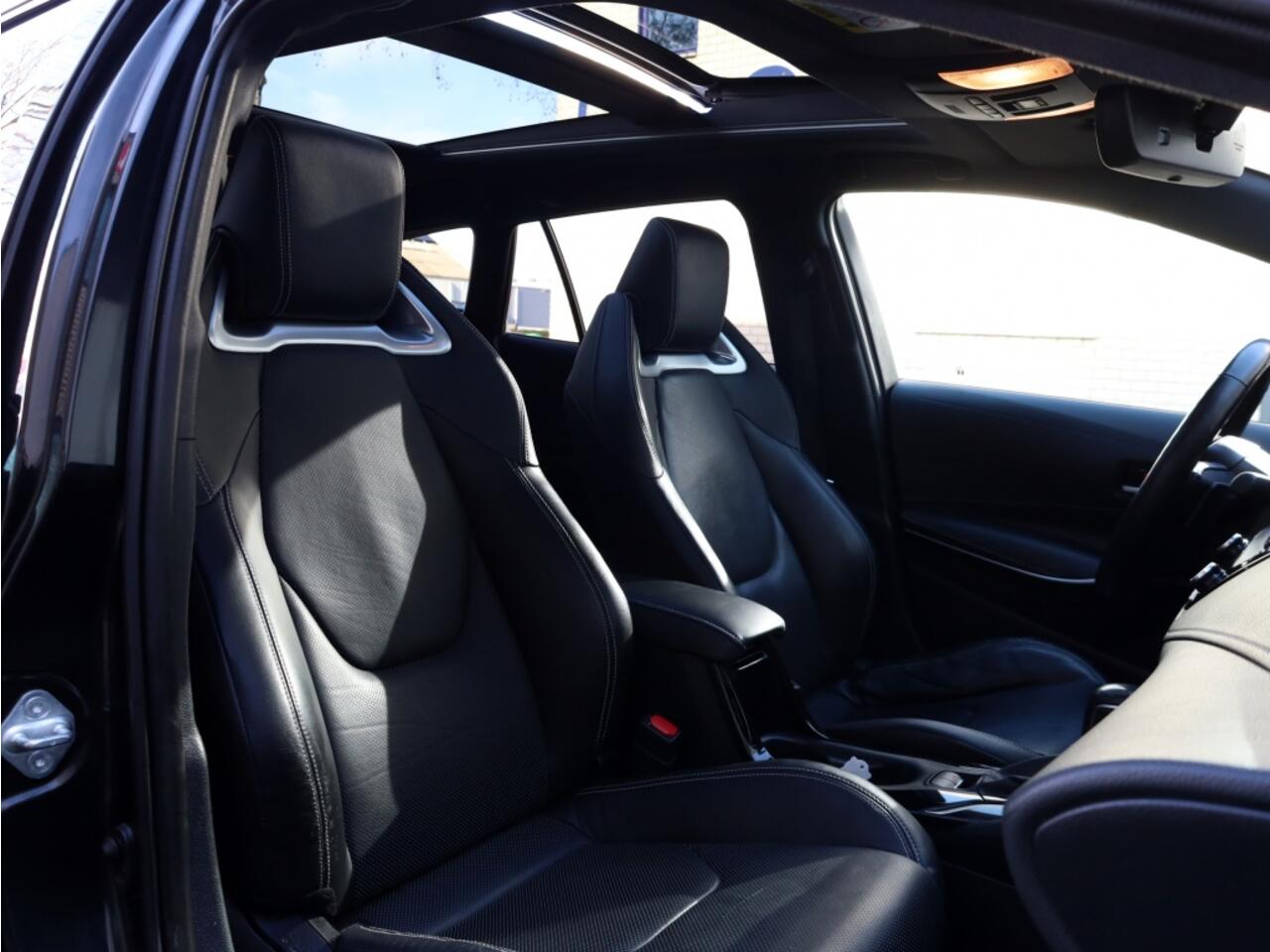 Toyota COROLLA Touring Sports 2.0 Hybrid Premium | Panoramadak | Leder | JBL Audio