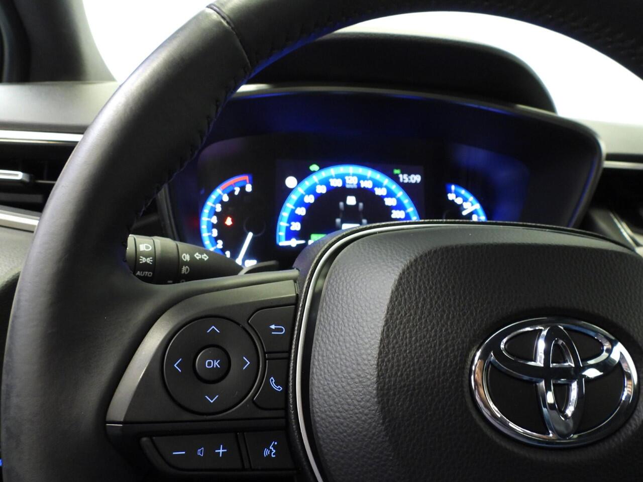 Toyota COROLLA Touring Sports 2.0 Hybrid Dynamic NAVI/CAMERA/CLIMA/17"LMV!