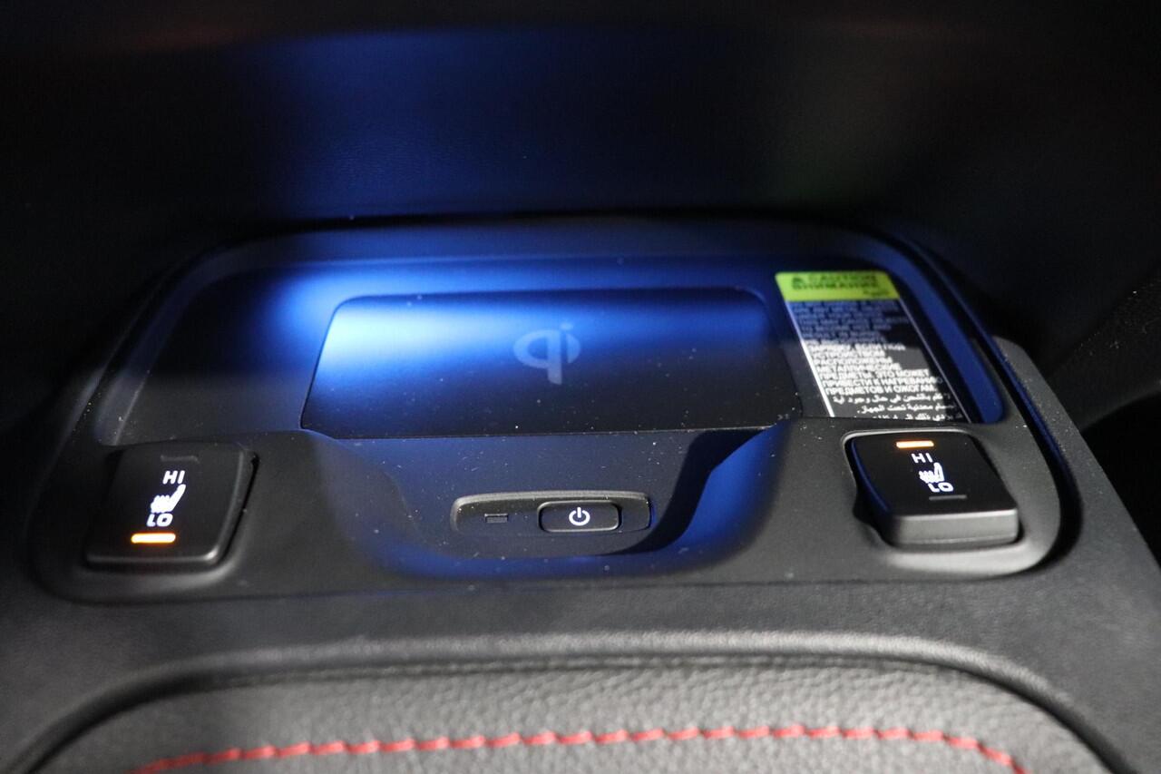 Toyota COROLLA Touring Sports 1.8 Hybrid Executive, Head-up, BSM, Stoelverwarming, Apple Carplay/Android Auto!