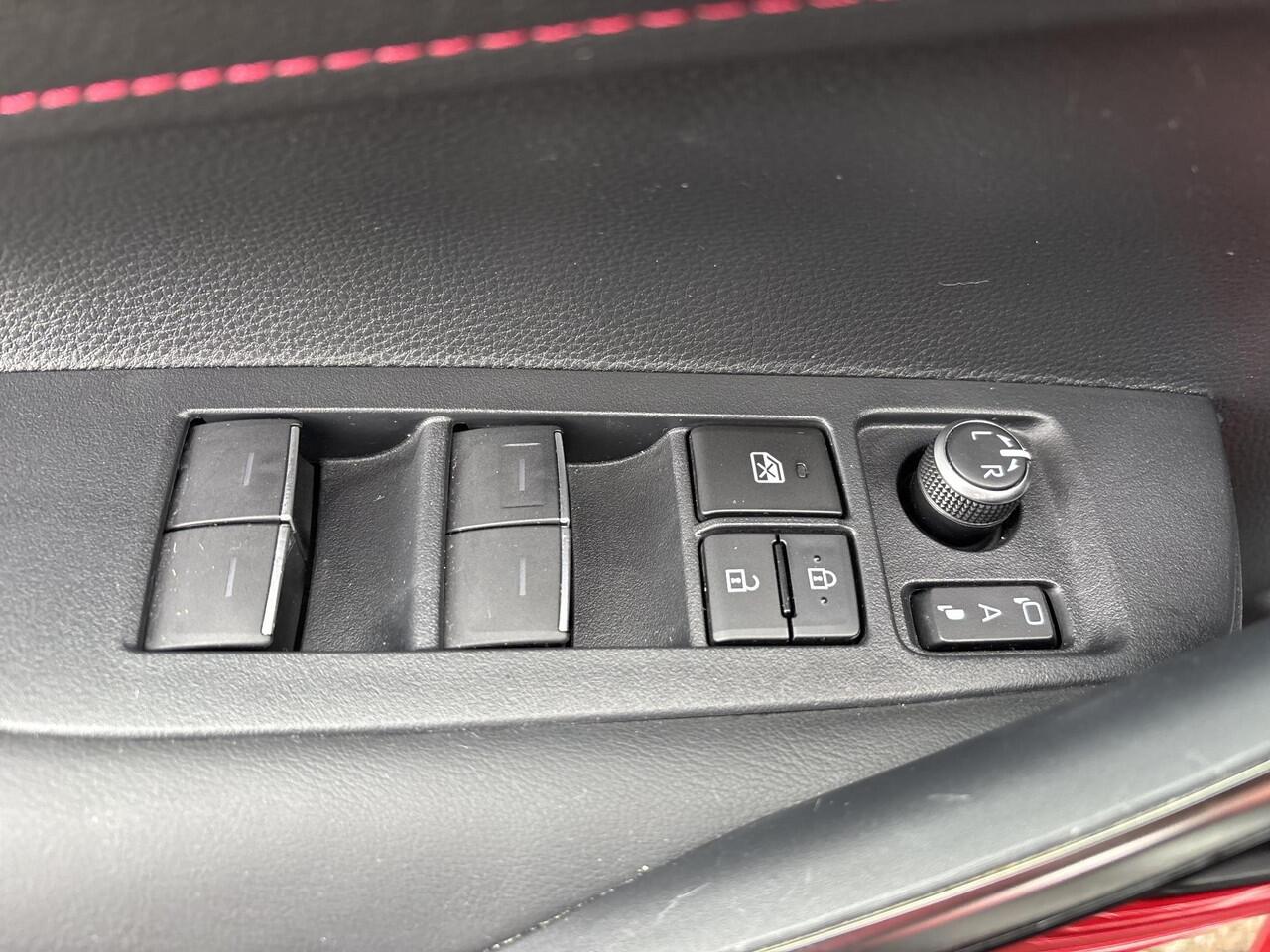 Toyota COROLLA 1.8 Hybrid Executive | All-in prijs | Automaat | Apple car play | Parkeersensoren