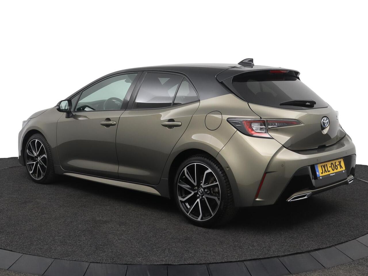 Toyota COROLLA 2.0 Hybrid Executive | Stoelverwarming | Parkeersensoren | Navigatie |