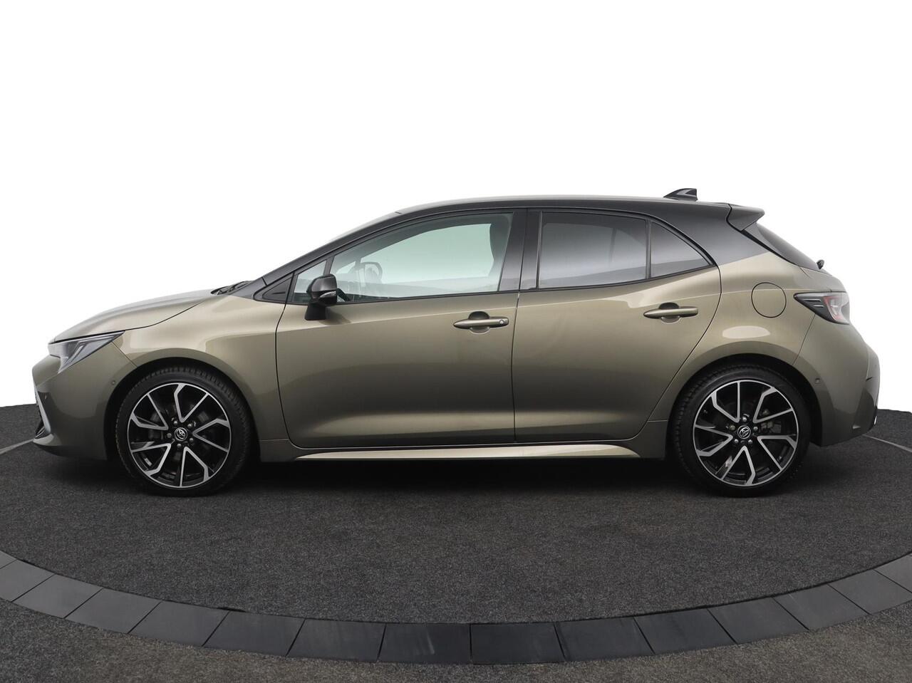 Toyota COROLLA 2.0 Hybrid Executive | Stoelverwarming | Parkeersensoren | Navigatie |