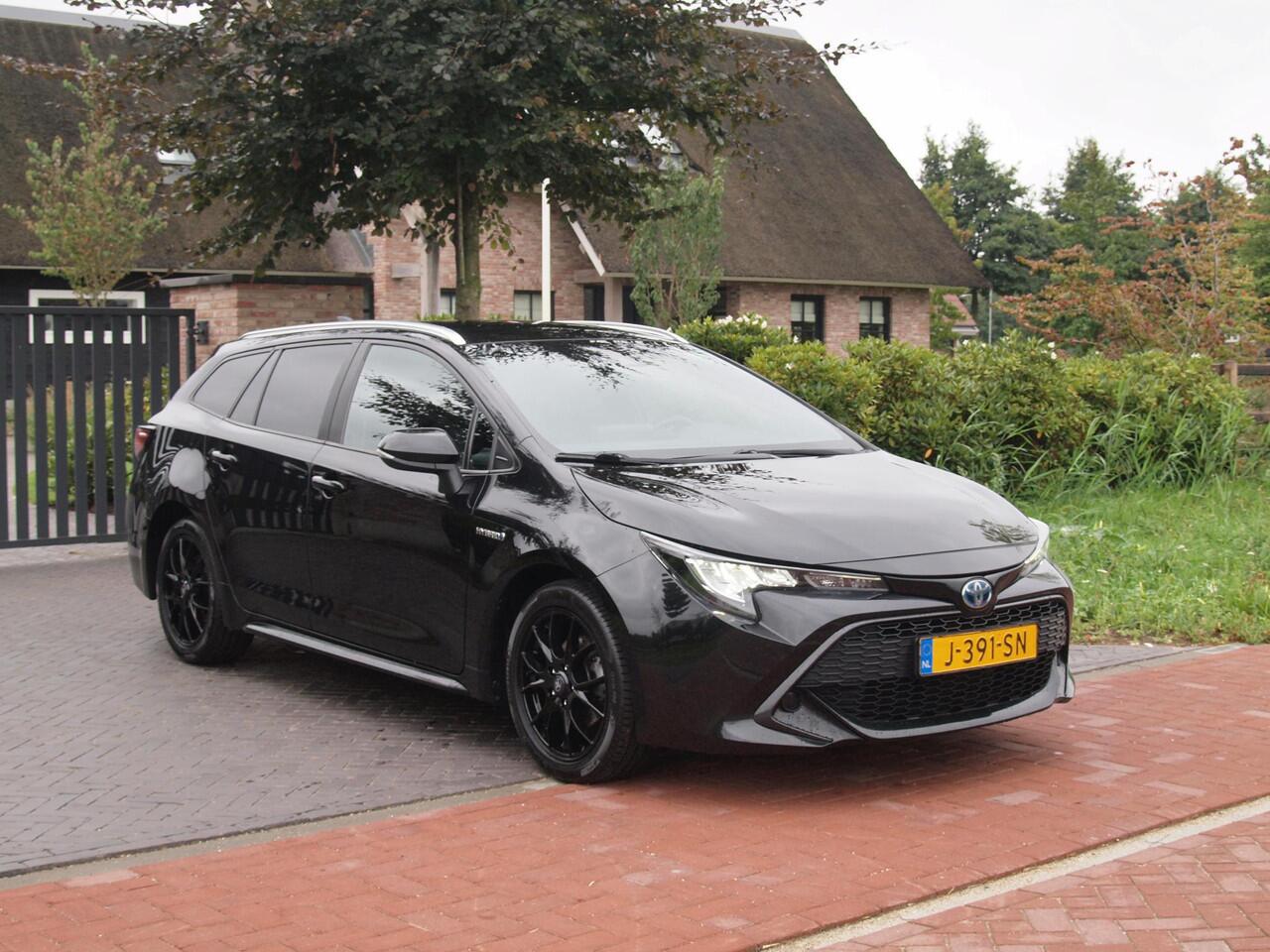 Toyota COROLLA Touring Sports 1.8 Hybrid Business Black Style-pakket | 17 Inch | Camera | Apple Carplay | Cruise Control | NL-Auto |