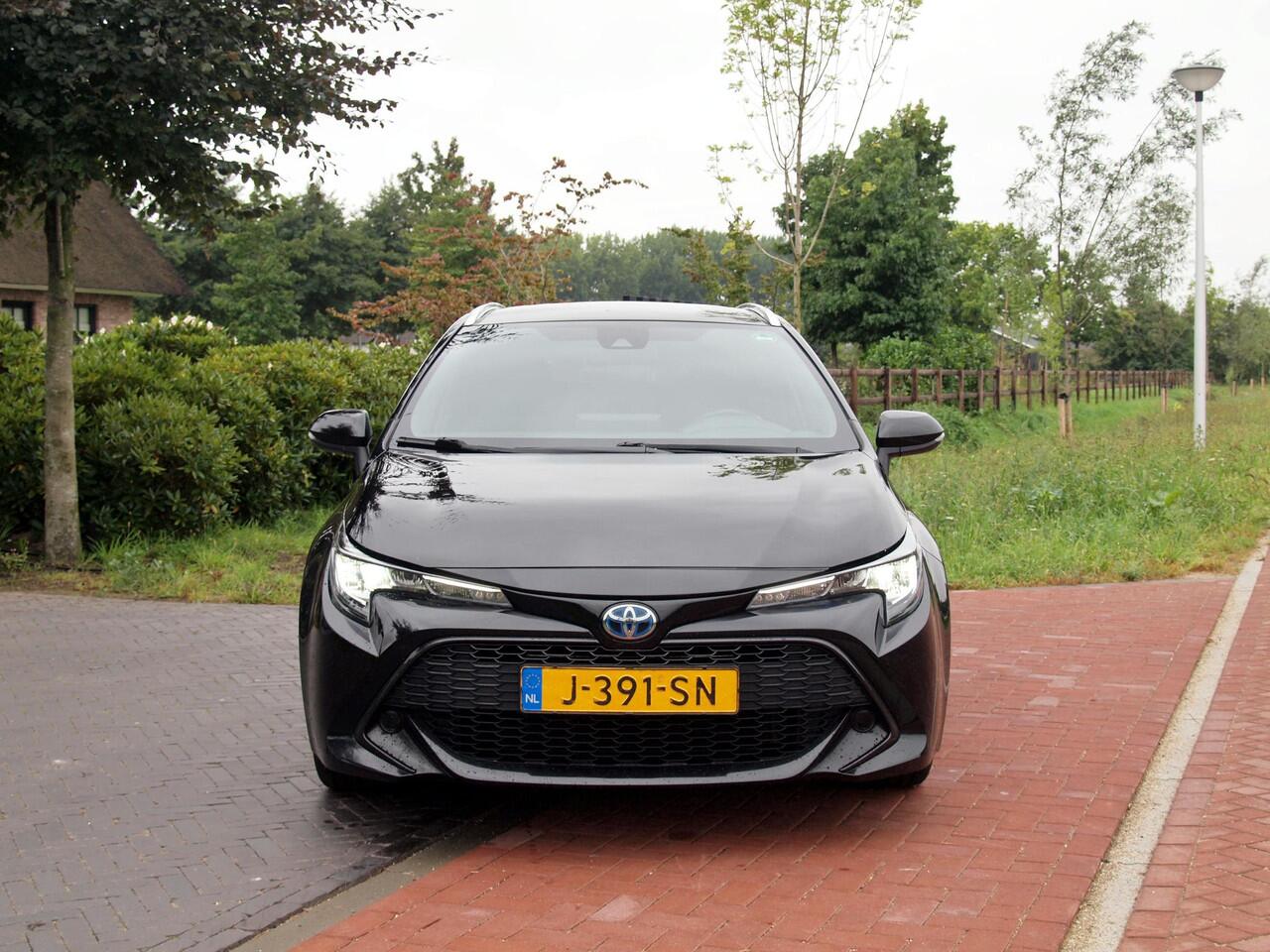 Toyota COROLLA Touring Sports 1.8 Hybrid Business Black Style-pakket | 17 Inch | Camera | Apple Carplay | Cruise Control | NL-Auto |