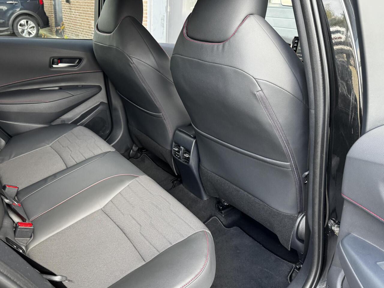 Toyota COROLLA TOURING SPORTS 1.8 HYBRID EXECUTIVE I AUTOMAAT I ADAPT. CRUISE CONTROL I ALCANTARA I APPLE CARPLAY