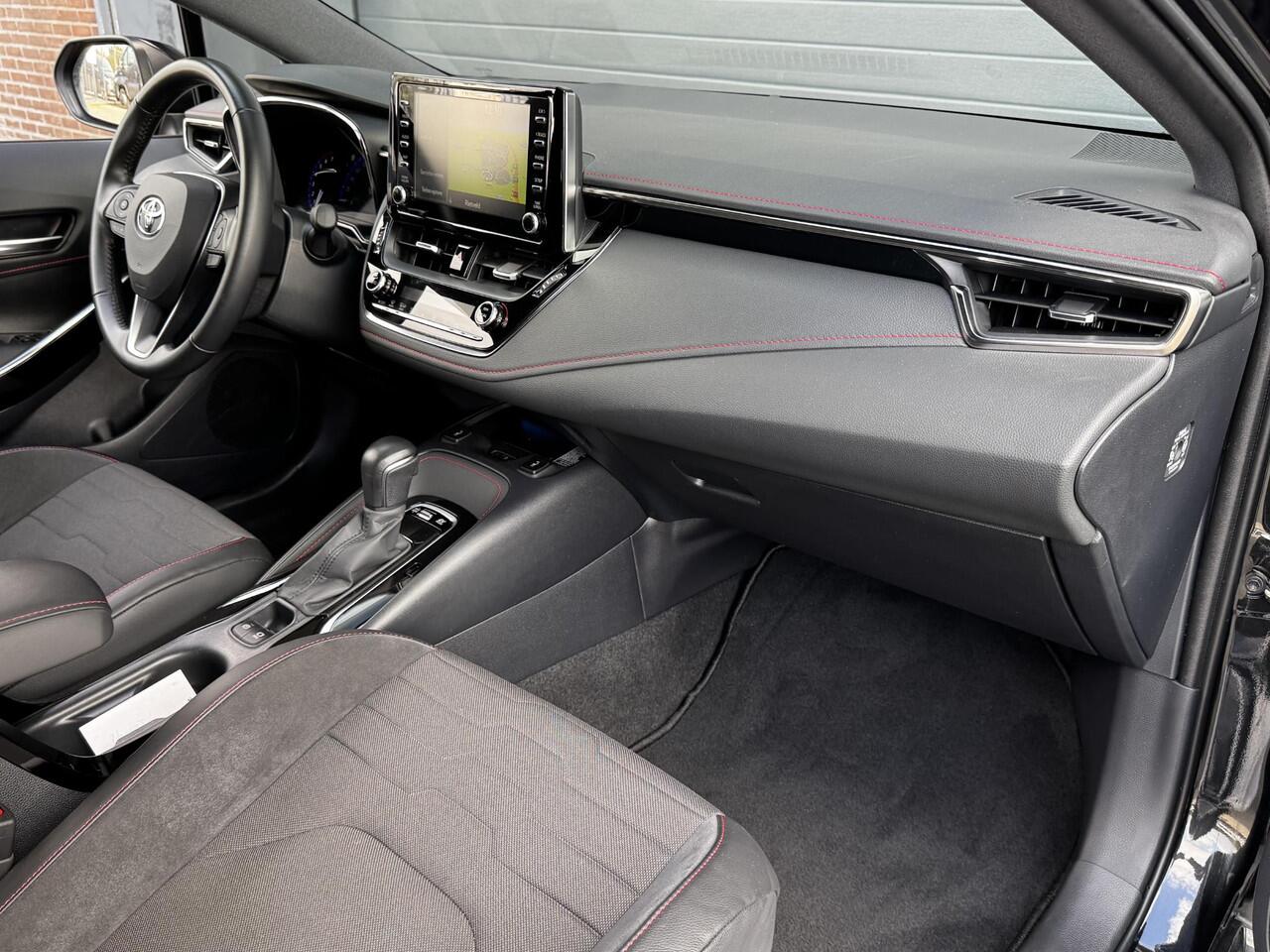 Toyota COROLLA TOURING SPORTS 1.8 HYBRID EXECUTIVE I AUTOMAAT I ADAPT. CRUISE CONTROL I ALCANTARA I APPLE CARPLAY