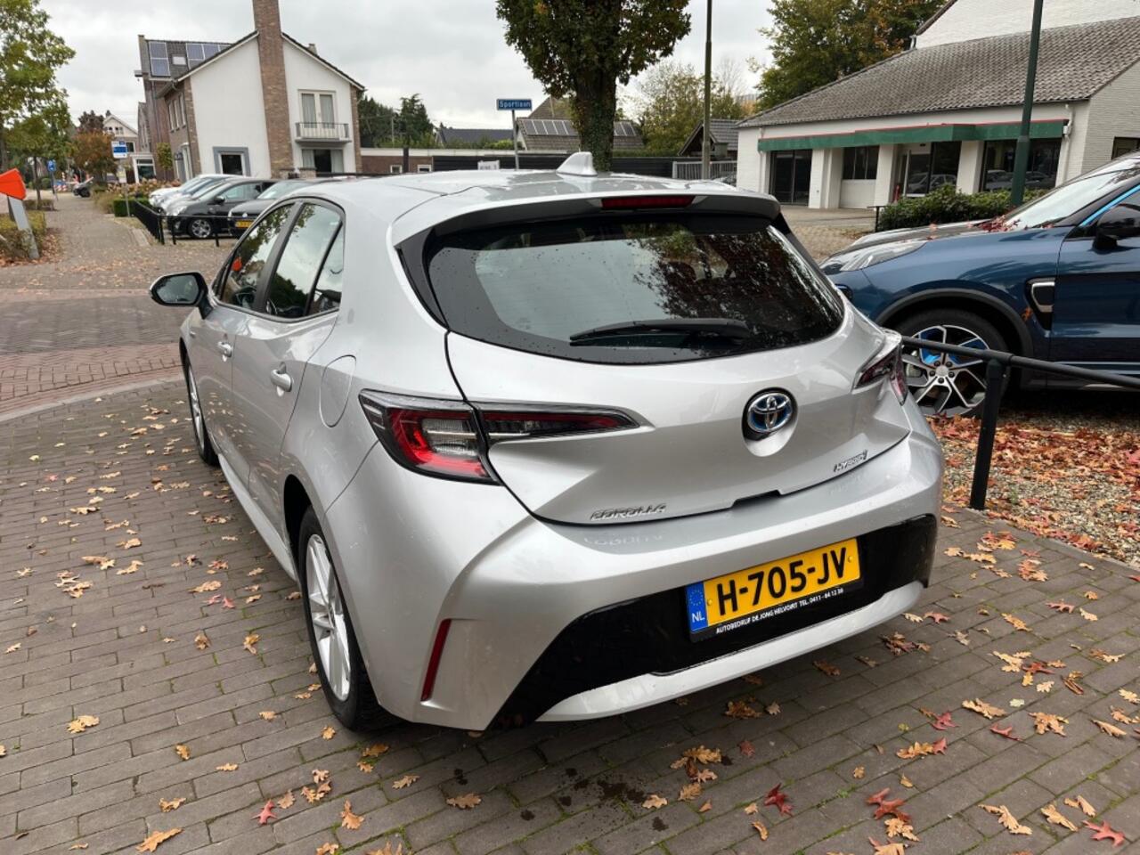 Toyota COROLLA 1.8 HYBRID AUTOMAAT / CAMERA / CARPLAY / NAVI / LM-VELGEN