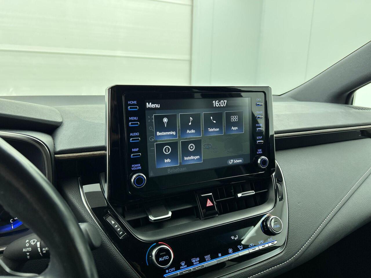 Toyota COROLLA Touring Sports 2.0 Hybrid 184 pk Aut. Trek Navigatie Apple Carplay/Android Auto Camera Adaptive Cruise Control Stoelverwarming Virtual Cockpit Lichtmetalen velgen Climate Control Getinte ramen