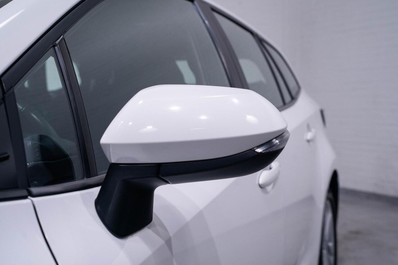 Toyota COROLLA Touring Sports 2.0 Hybrid Dynamic navigatie privateglas afneembare trekhaak allu-dakrail camera multi-stuurbediening service-boekje aanwezig schakelflippers aan het stuur key-less entry en start