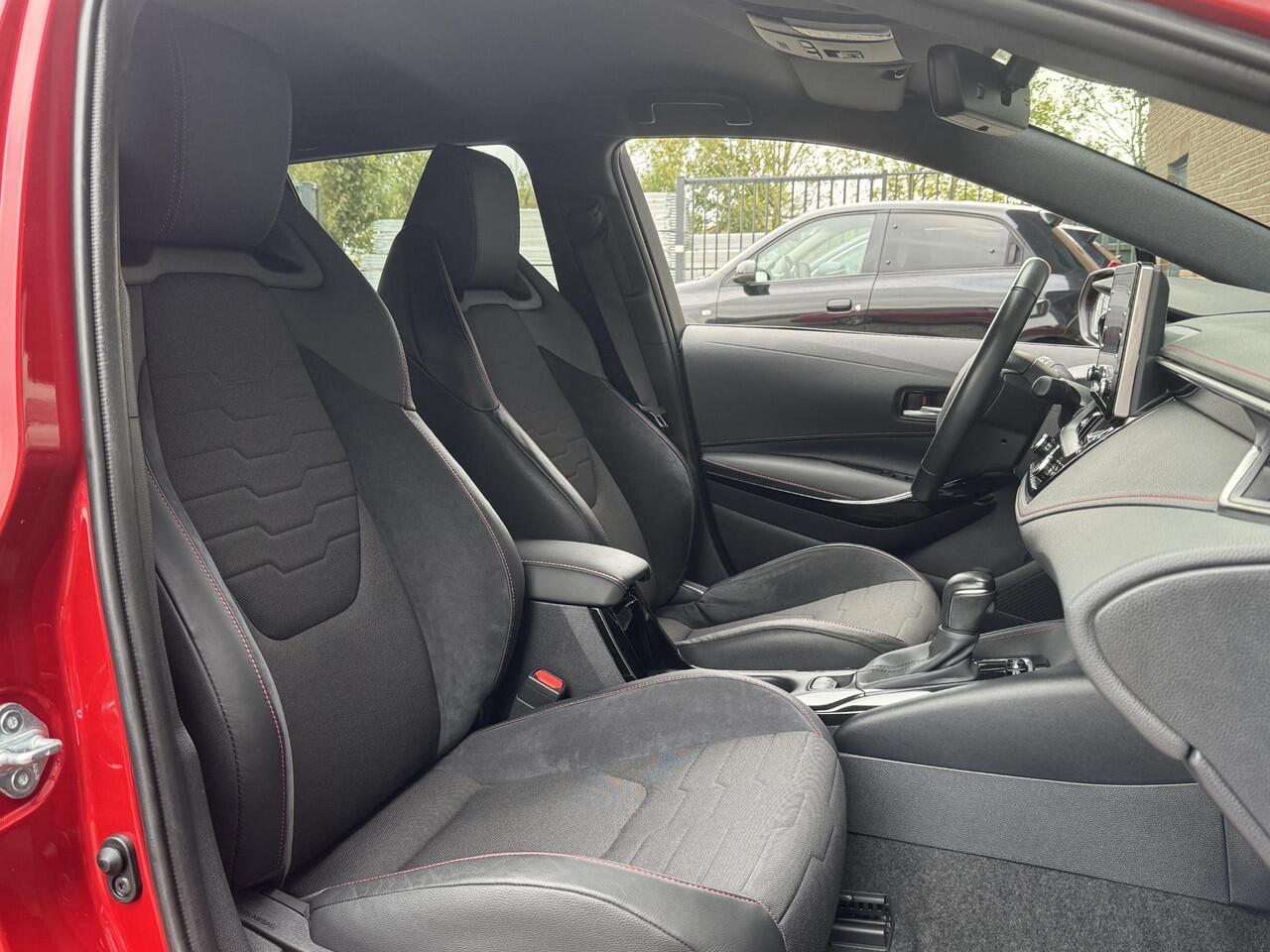 Toyota COROLLA Touring Sports 1.8 HYBRID EXECUTIVE I ADAPT. CRUISE CONTROL I ALCANTARA I NAVIGATIE I P-CAMERA