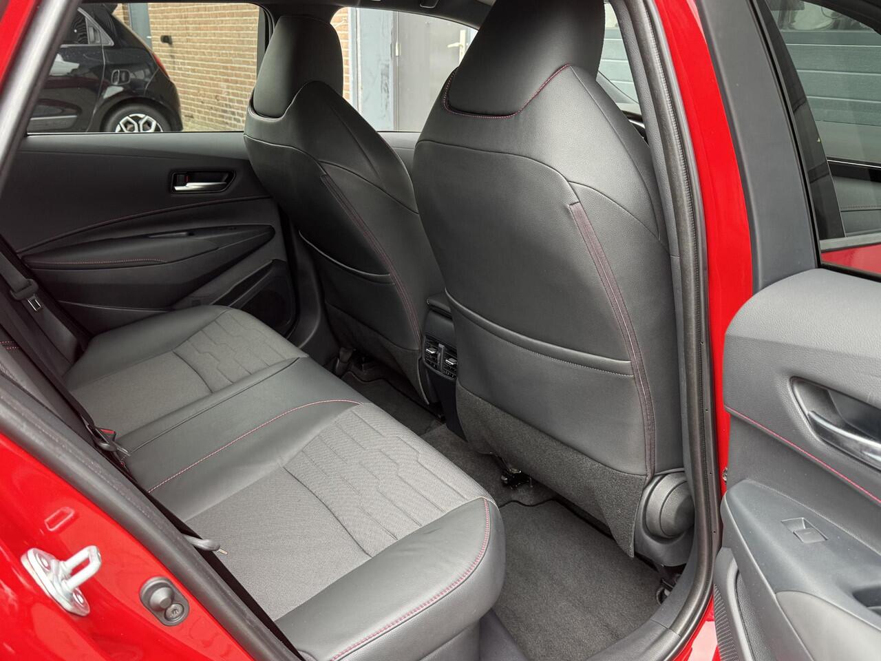 Toyota COROLLA Touring Sports 1.8 HYBRID EXECUTIVE I ADAPT. CRUISE CONTROL I ALCANTARA I NAVIGATIE I P-CAMERA