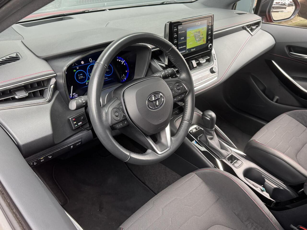 Toyota COROLLA Touring Sports 1.8 HYBRID EXECUTIVE I ADAPT. CRUISE CONTROL I ALCANTARA I NAVIGATIE I P-CAMERA