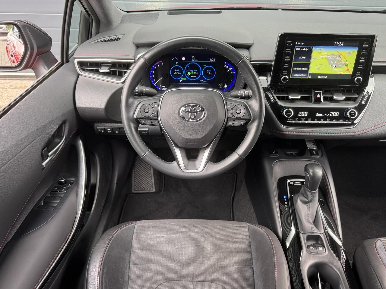 Toyota COROLLA Touring Sports 1.8 HYBRID EXECUTIVE I ADAPT. CRUISE CONTROL I ALCANTARA I NAVIGATIE I P-CAMERA