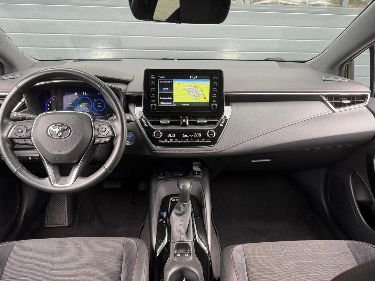 Toyota COROLLA Touring Sports 1.8 HYBRID EXECUTIVE I ADAPT. CRUISE CONTROL I ALCANTARA I NAVIGATIE I P-CAMERA