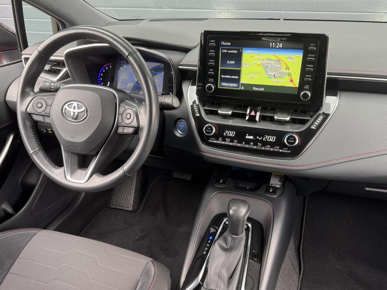 Toyota COROLLA Touring Sports 1.8 HYBRID EXECUTIVE I ADAPT. CRUISE CONTROL I ALCANTARA I NAVIGATIE I P-CAMERA