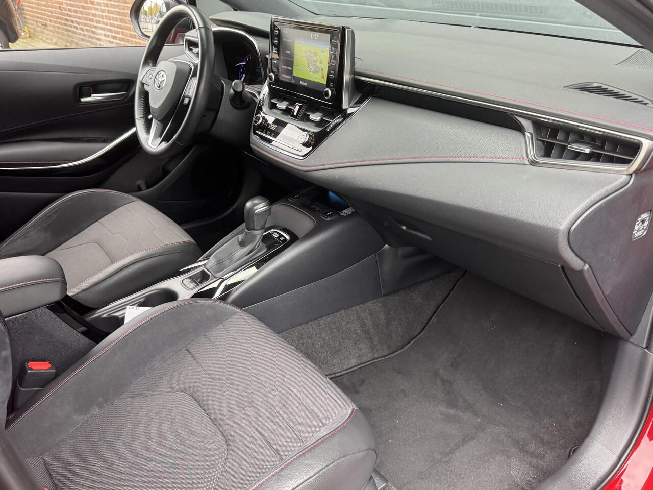 Toyota COROLLA Touring Sports 1.8 HYBRID EXECUTIVE I ADAPT. CRUISE CONTROL I ALCANTARA I NAVIGATIE I P-CAMERA