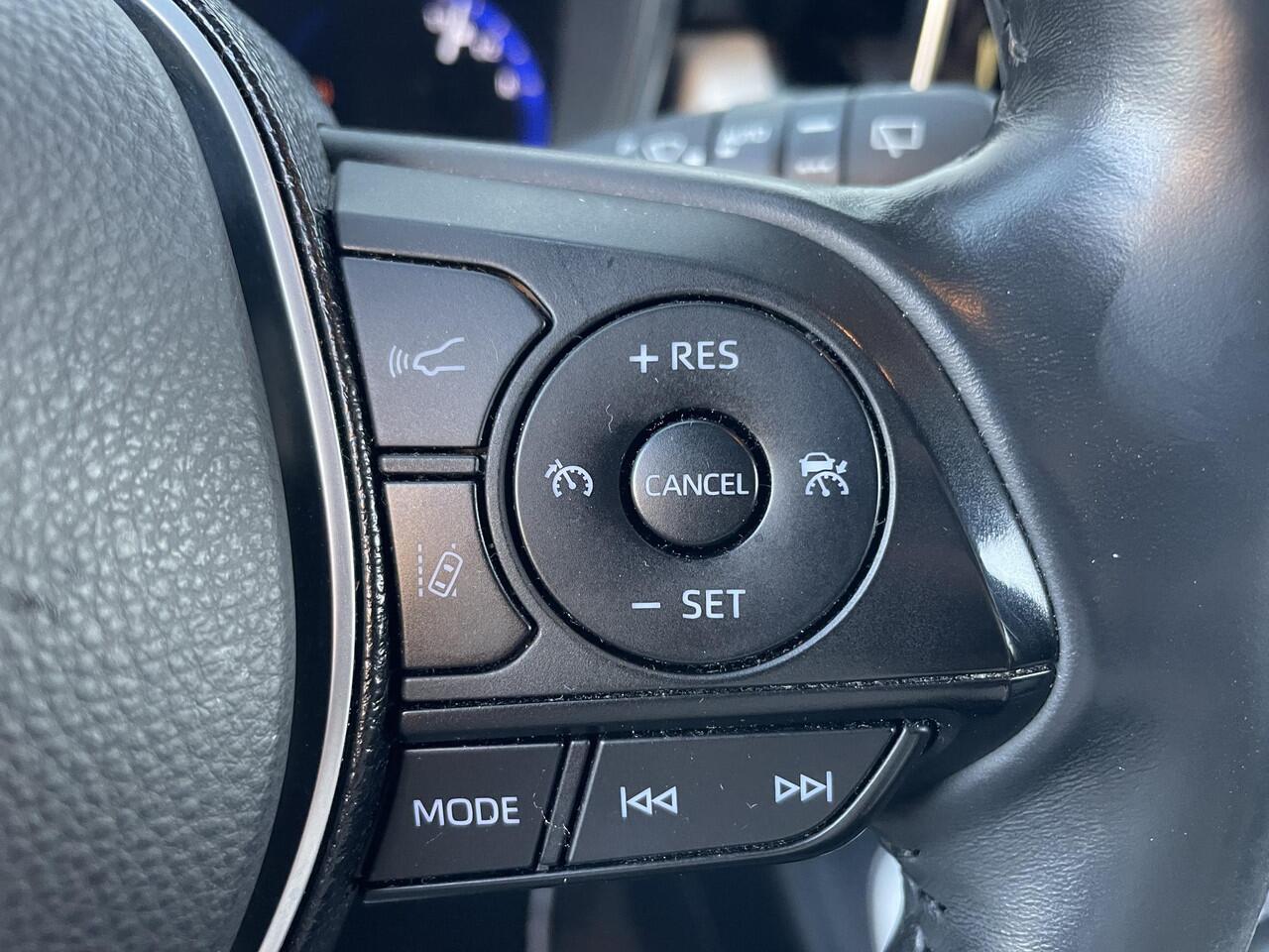 Toyota COROLLA 1.8 Hybrid Style | Parkeersensoren rondom | Dode hoek detectie | All Season banden | Spec Interieur | Zeer luxe |