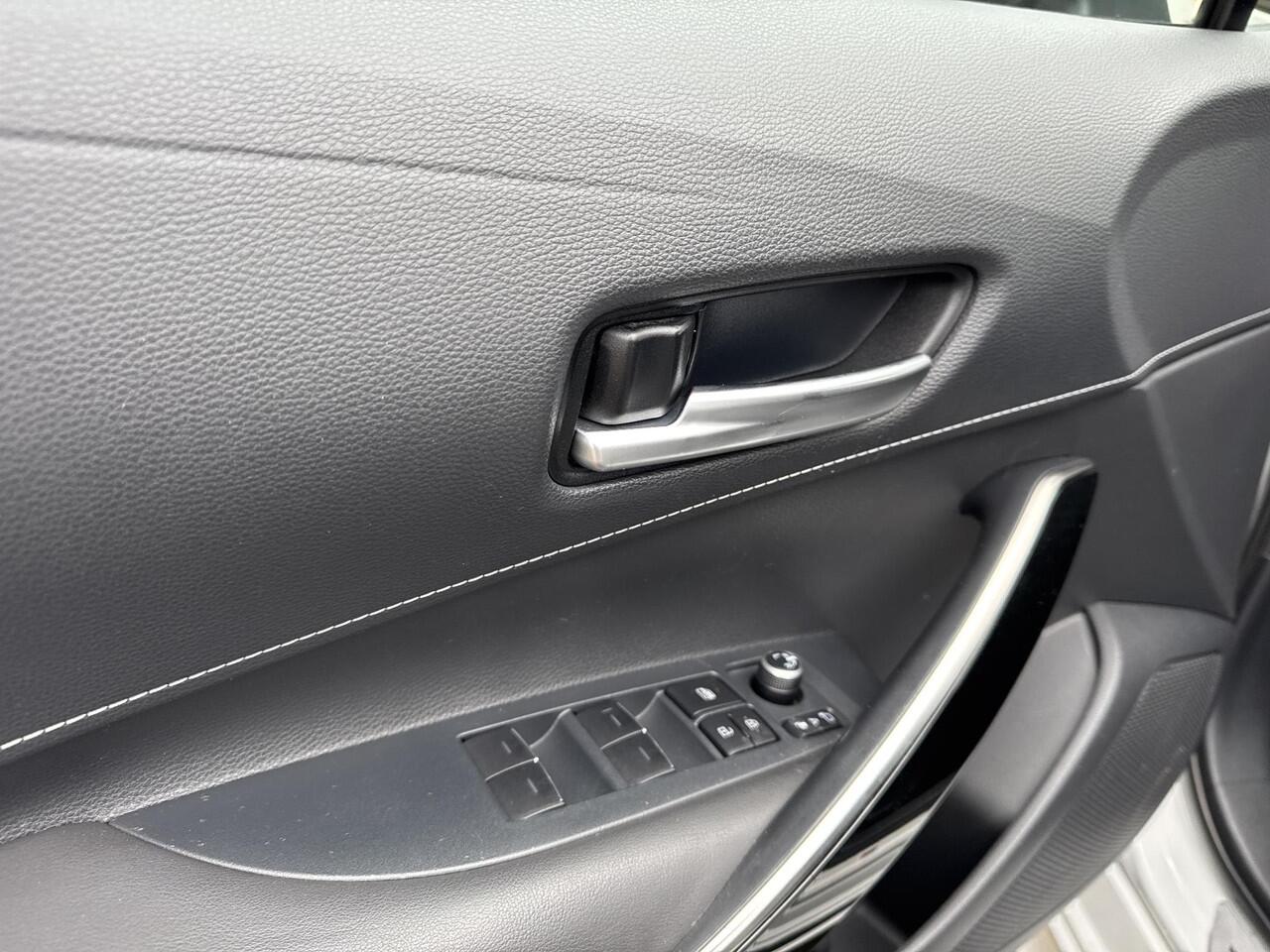 Toyota COROLLA Touring Sports 2.0 Hybrid GR-Sport / Incl 12 maanden BOVAG garantie