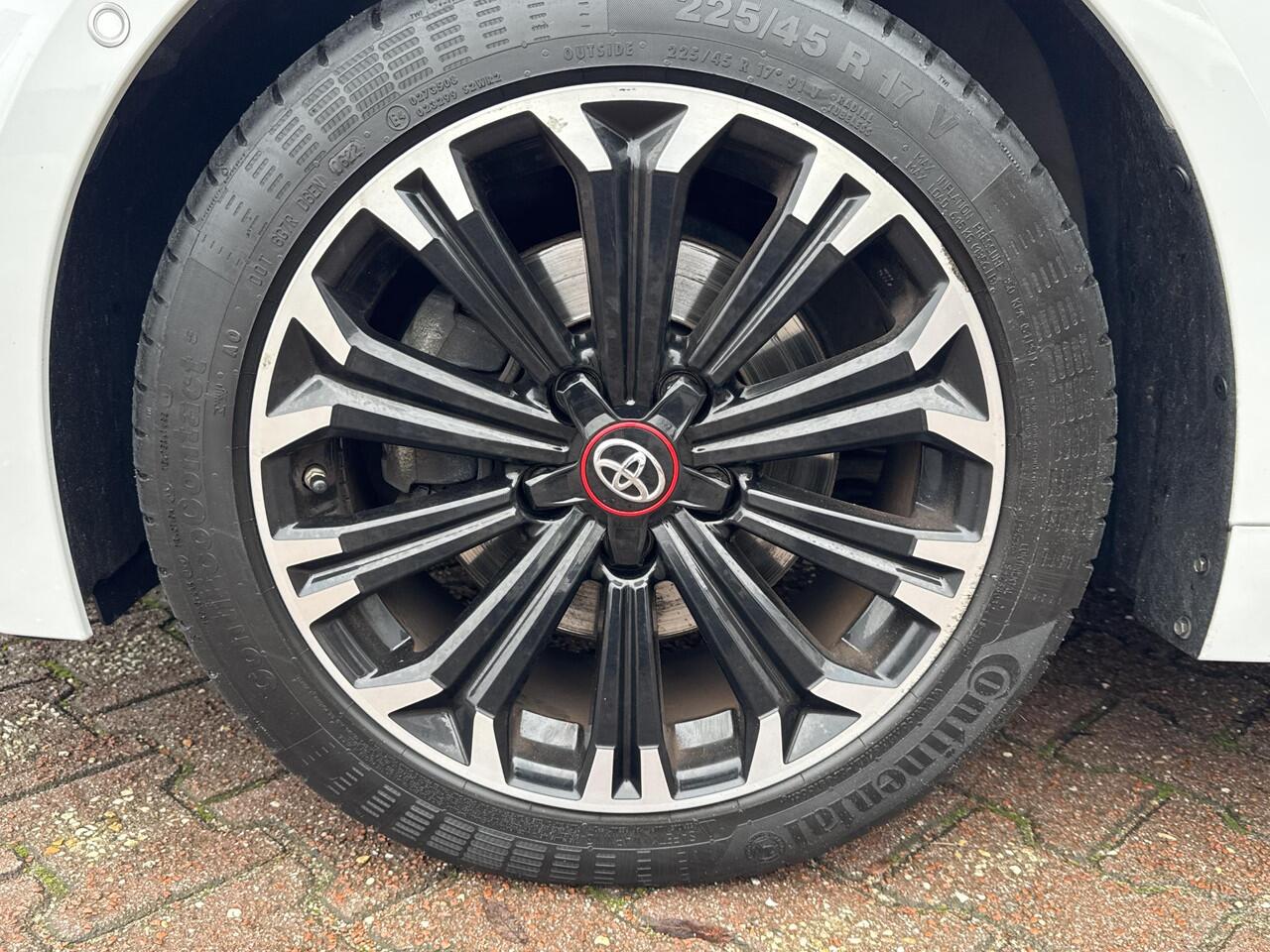 Toyota COROLLA Touring Sports 2.0 Hybrid GR-Sport / Incl 12 maanden BOVAG garantie