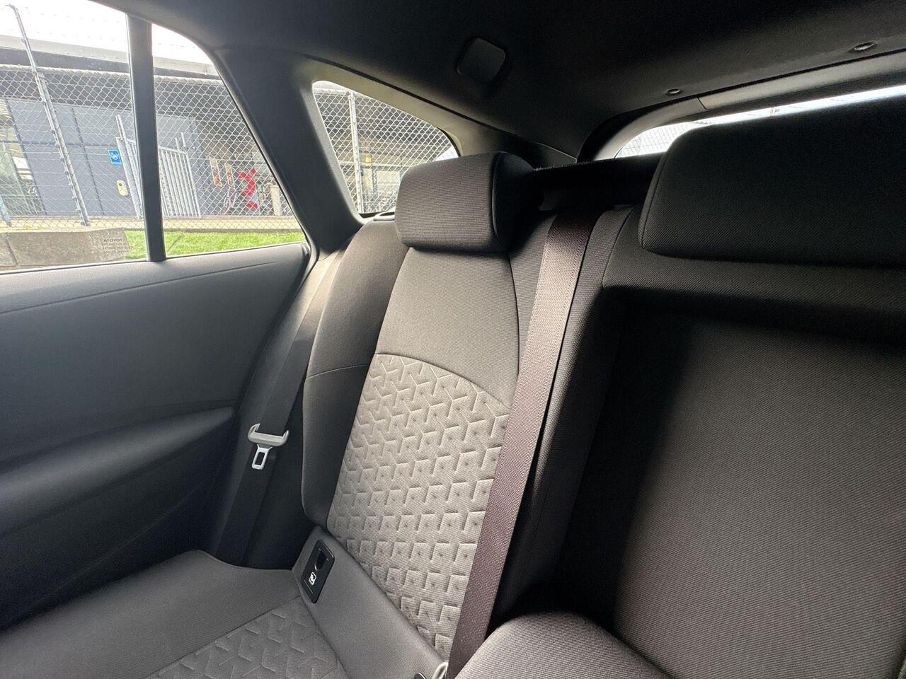 Toyota COROLLA Touring Sports 1.8 Hybrid Dynamic Edition | Rijklaarprijs | Blind spot | Sensoren | Trekhaak