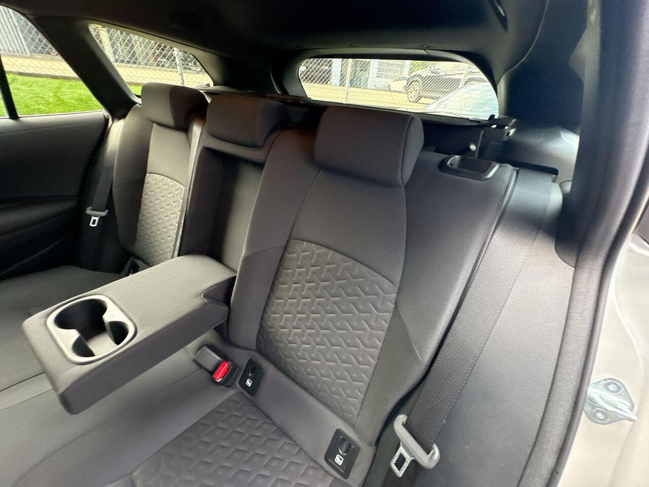 Toyota COROLLA Touring Sports 1.8 Hybrid Dynamic Edition | Rijklaarprijs | Blind spot | Sensoren | Trekhaak