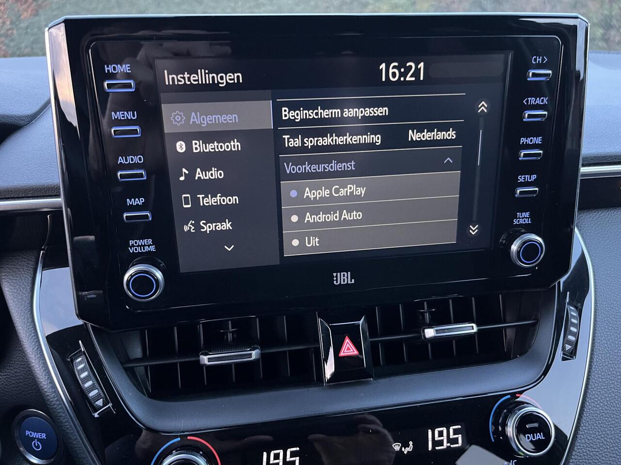 Toyota COROLLA 2.0 Hybrid Style Bi-Tone *JBL Premium Sound*