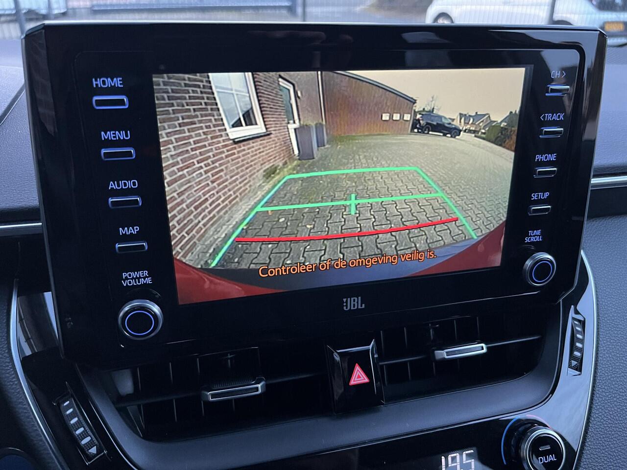 Toyota COROLLA 2.0 Hybrid Style Bi-Tone *JBL Premium Sound*