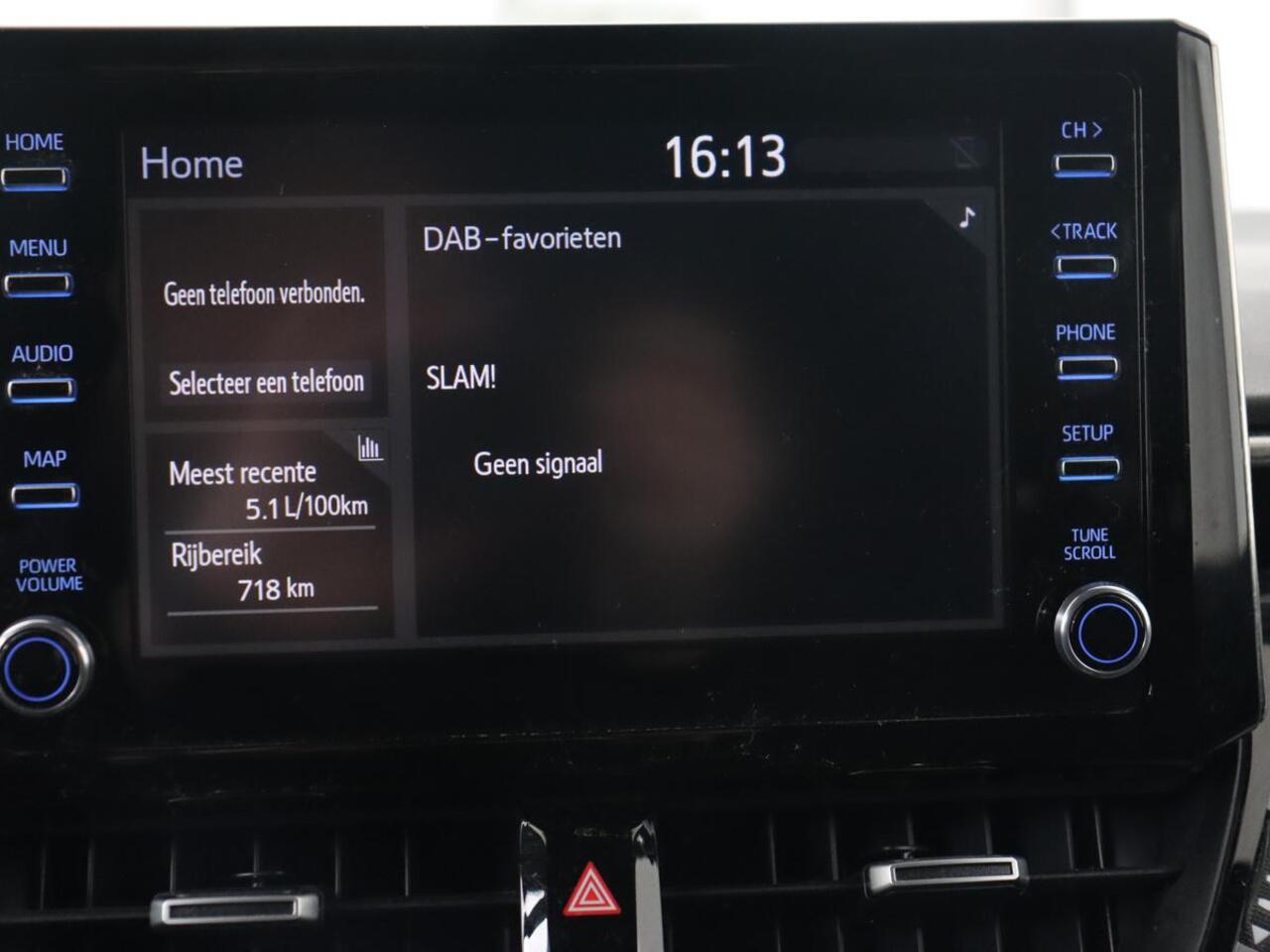 Toyota COROLLA 1.8 Hybrid Business Plus | Stoelverwarming | Carplay | Adaptive cruise | Camera | Full LED | Climate control | Keyless | Digital Cockpit | Bluetooth