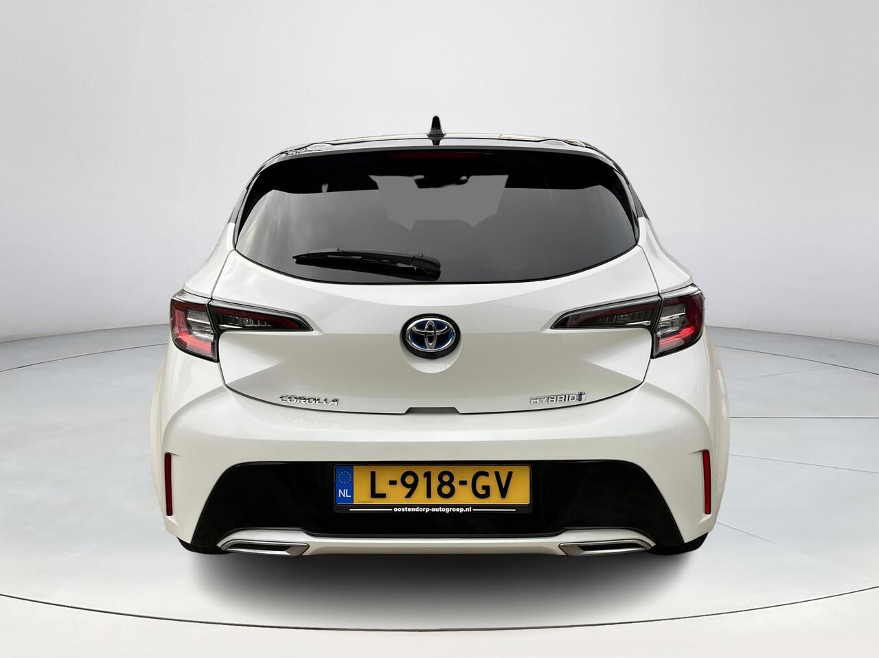 Toyota COROLLA 2.0 Hybrid Dynamic | Carplay | Navigatie | Stoelverwarming | 17 inch LM-velgen | Donker glas |