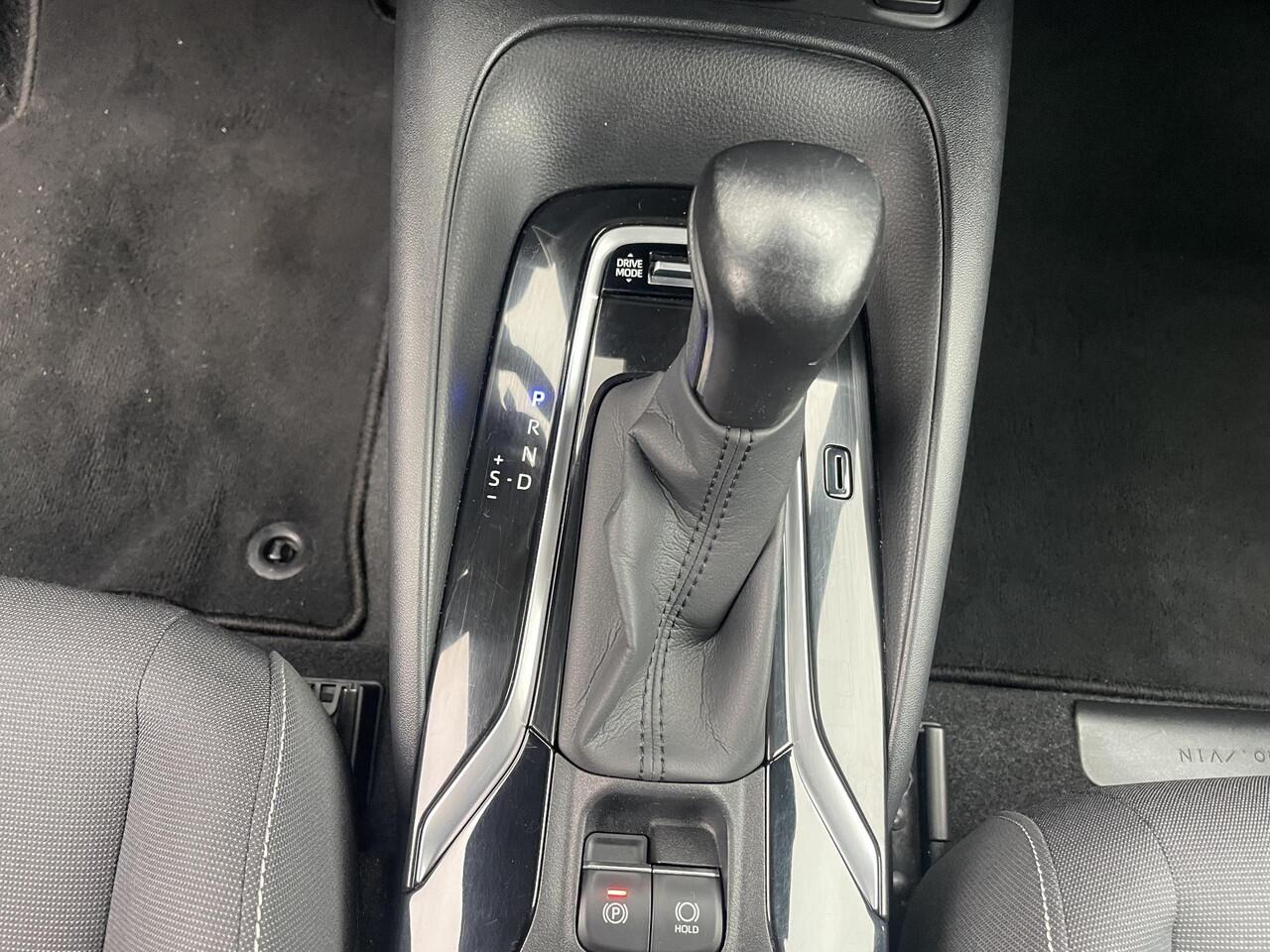 Toyota COROLLA Touring Sports 2.0 Hybrid Business Plus | Dynamic | Org NL |