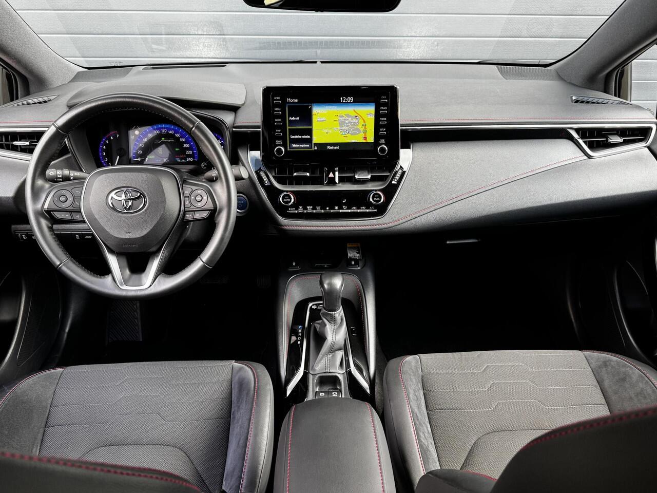 Toyota COROLLA TOURING SPORTS 1.8 HYBRID EXECUTIVE I AUTOMAAT I ADAPT. CRUISE CONTROL I ALCANTARA I APPLE CARPLAY