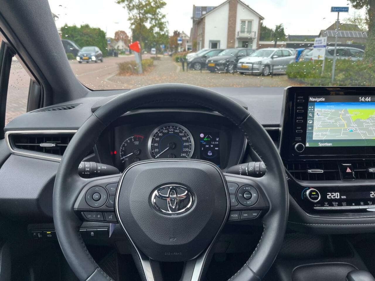 Toyota COROLLA 1.8 HYBRID AUTOMAAT / CAMERA / CARPLAY / NAVI / LM-VELGEN