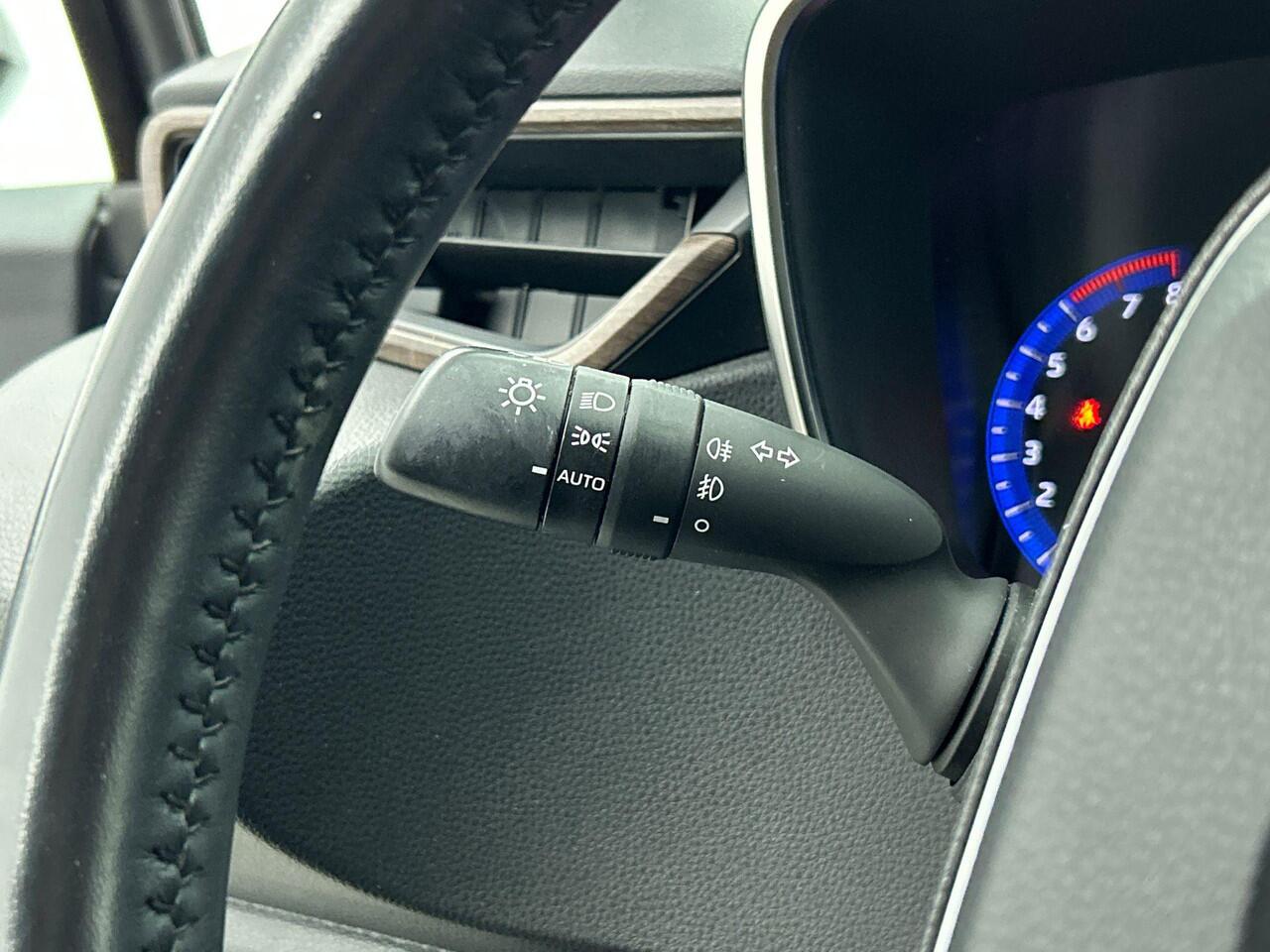 Toyota COROLLA Touring Sports 2.0 Hybrid 184 pk Aut. Trek Navigatie Apple Carplay/Android Auto Camera Adaptive Cruise Control Stoelverwarming Virtual Cockpit Lichtmetalen velgen Climate Control Getinte ramen