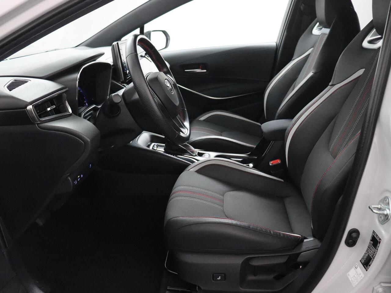 Toyota COROLLA Touring Sports 1.8 Hybrid GR-Sport | ACC | Camera | Stoelverwarming!