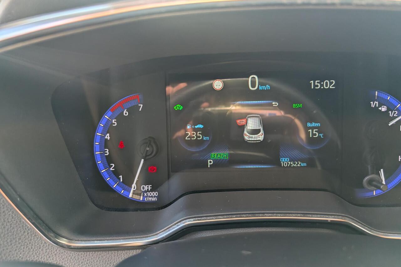 Toyota COROLLA 1.8 Hybrid Executive | Afneembare trekhaak | Bi-tone zwart dak | Led verlichting|PDC V+A| BSN | Half leer | Stoelverwarming |