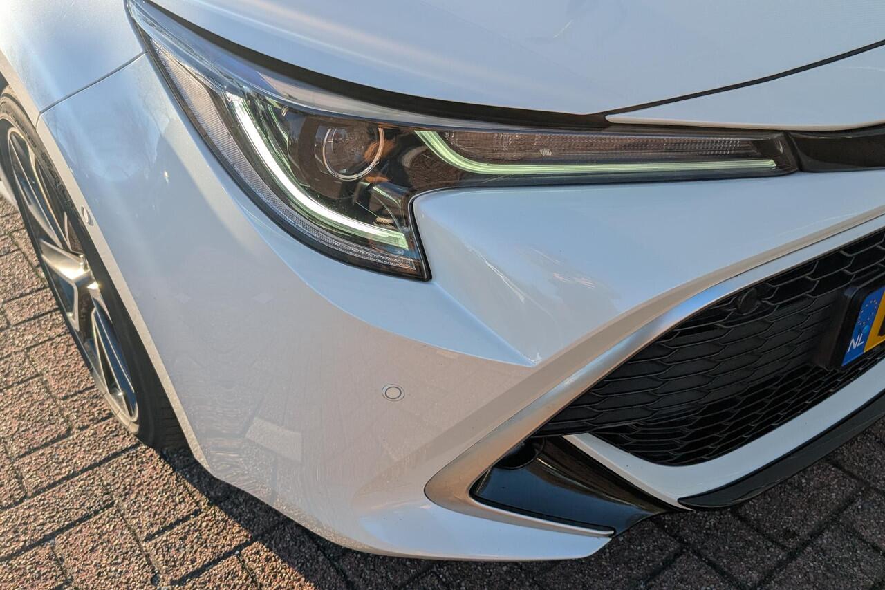 Toyota COROLLA 1.8 Hybrid Executive | Afneembare trekhaak | Bi-tone zwart dak | Led verlichting|PDC V+A| BSN | Half leer | Stoelverwarming |