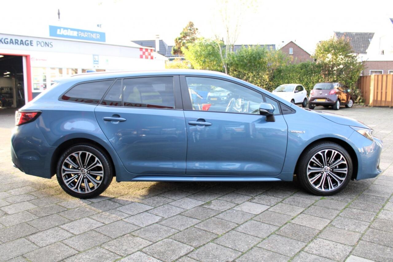 Toyota COROLLA Touring Sports 1.8 Hybrid Business Plus