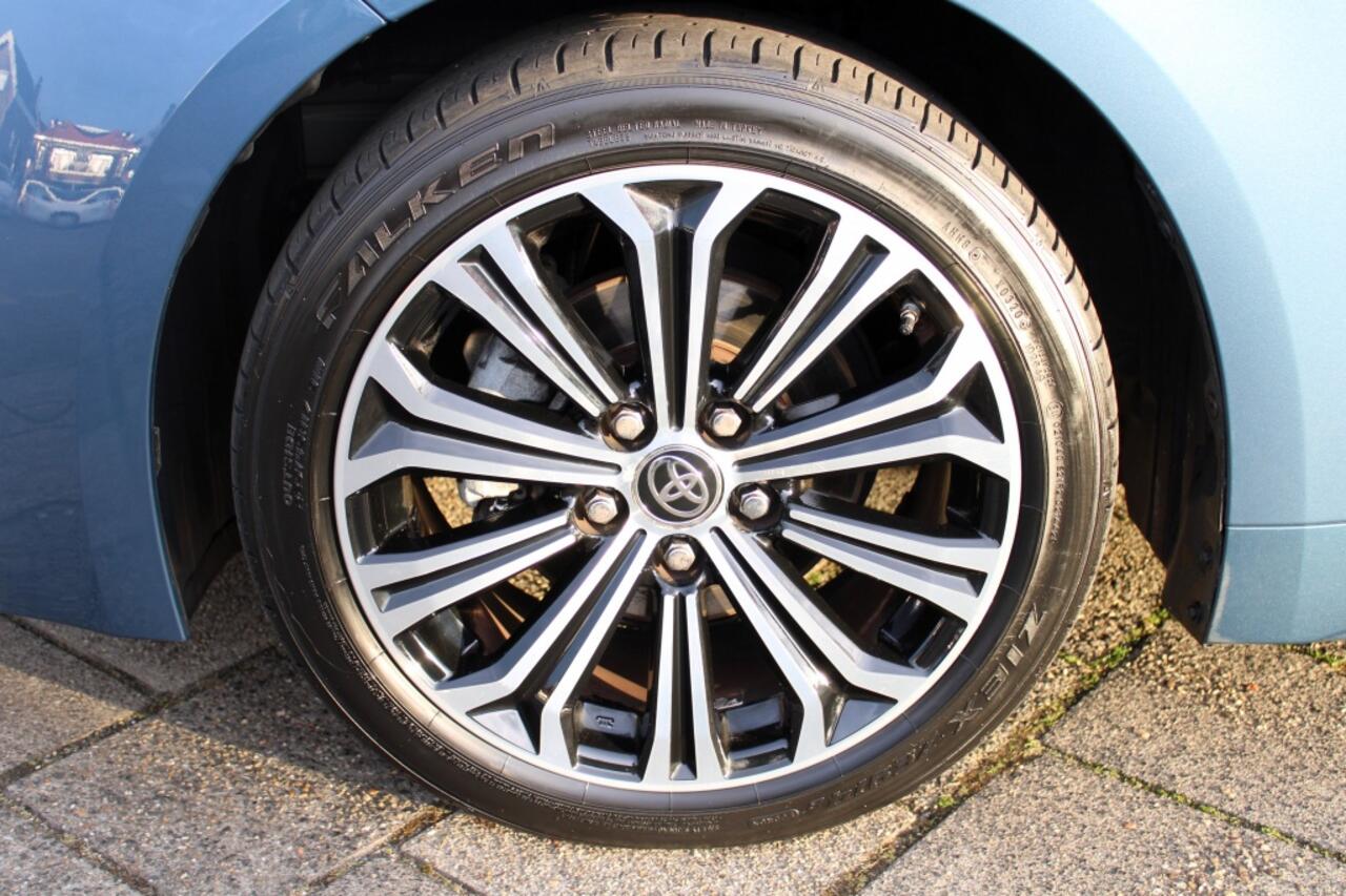 Toyota COROLLA Touring Sports 1.8 Hybrid Business Plus