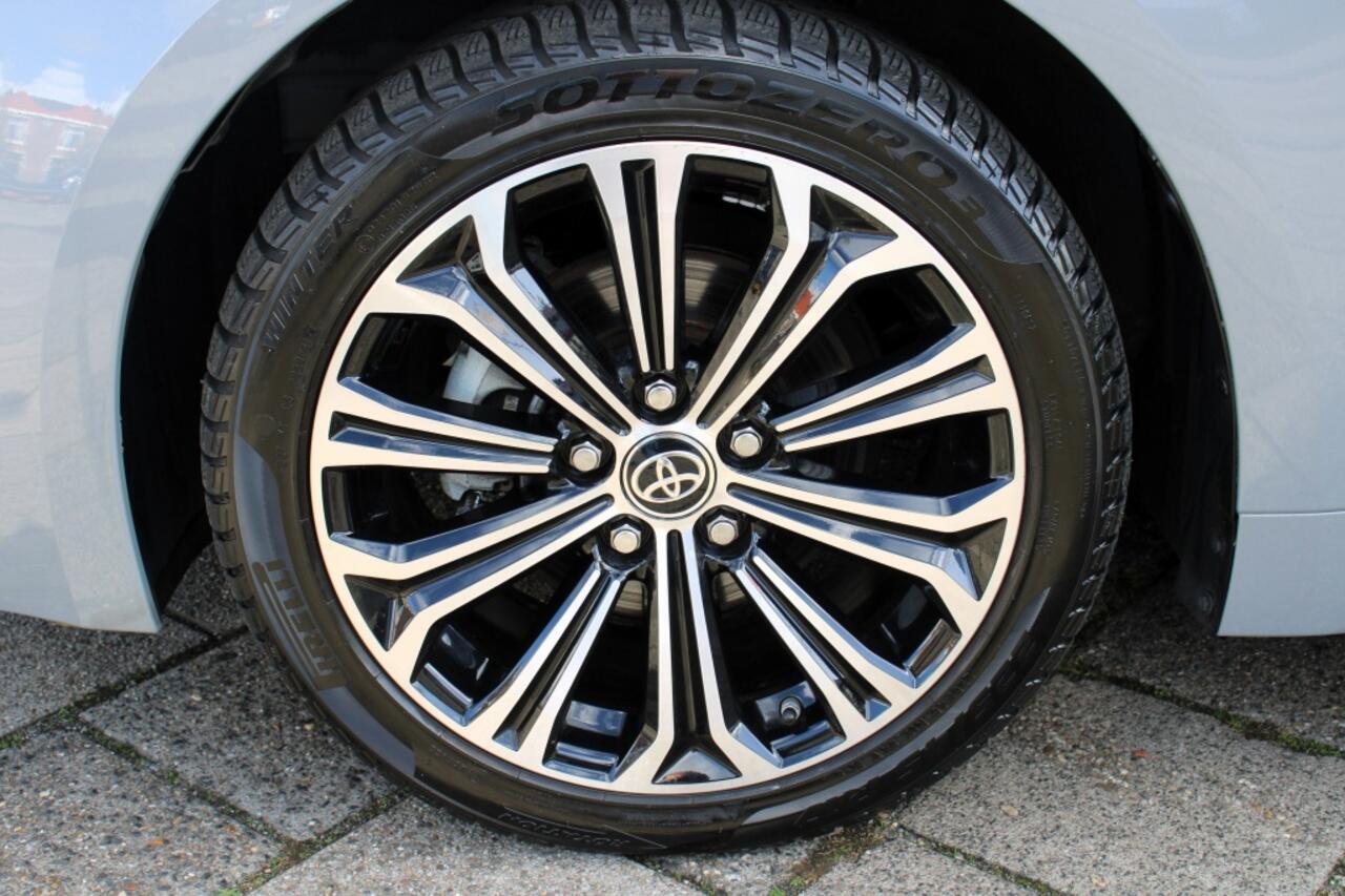 Toyota COROLLA Touring Sports 1.8 Hybrid Business Plus