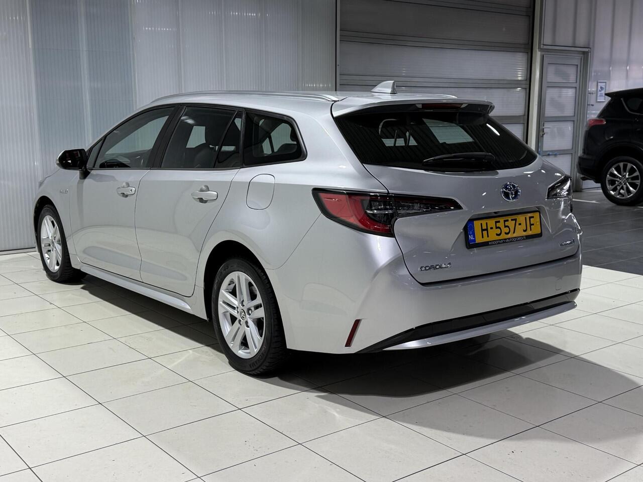 Toyota COROLLA Touring Sports 1.8 Hybrid Active | Navigatie | Dealer onderhouden |