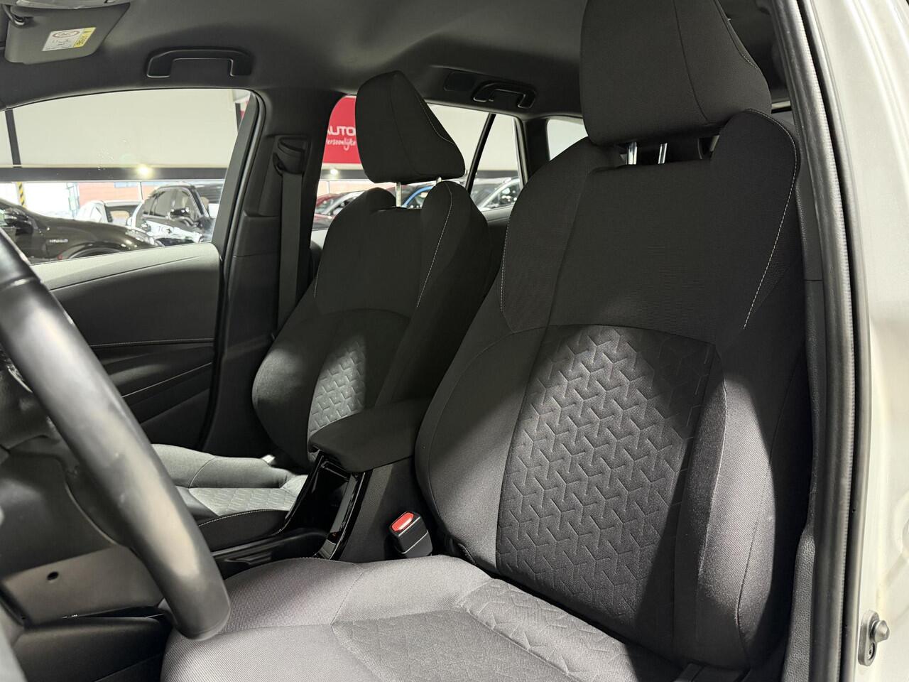 Toyota COROLLA Touring Sports 1.8 Hybrid Active | Navigatie | Dealer onderhouden |