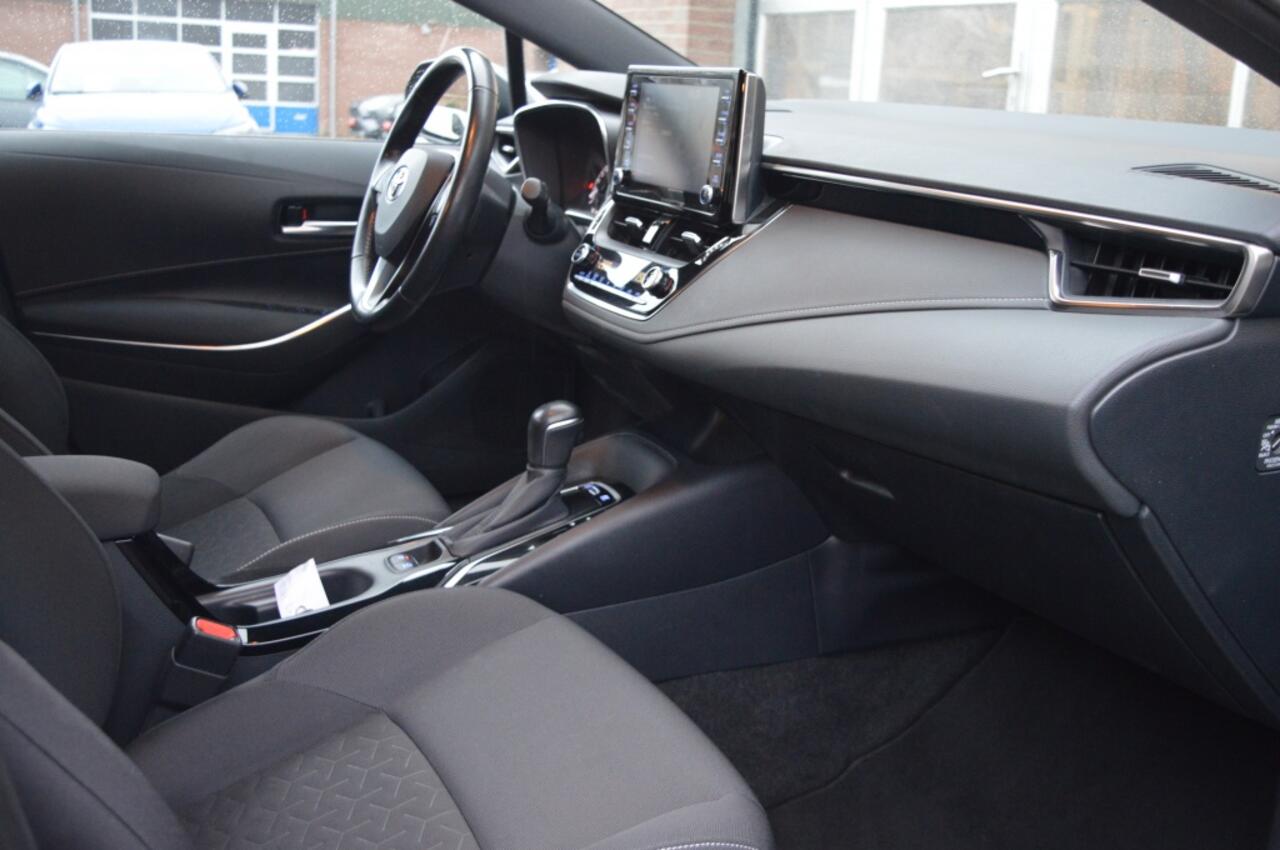 Toyota COROLLA Touring Sports 1.8 | HYBRID - CAMERA - LED